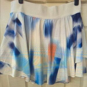 Lululemon Athletica court rival HR tie die